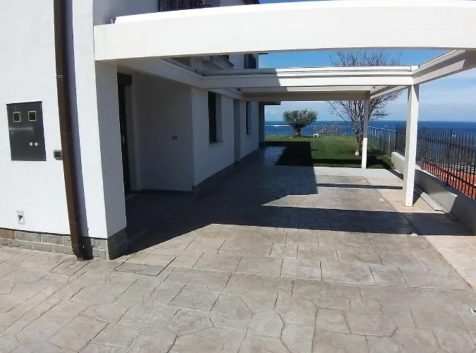 Apartma Bellavista *